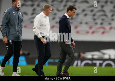 Londres, Royaume-Uni. 28 septembre 2020. Scott Parker, directeur de Fulham (à droite) lors du match de la Premier League entre Fulham et Aston Villa, a joué derrière des portes fermées en raison des directives actuelles du gouvernement Covid-19 dans le sport, joué à Craven Cottage, Londres, Angleterre, le 28 septembre 2020. Photo d'Andy Rowland. Crédit : Prime Media Images/Alamy Live News Banque D'Images