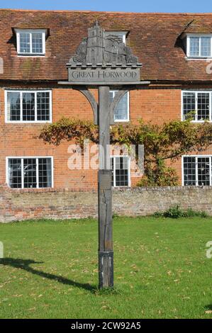 Panneau du village, Great Horwood, Buckinghamshire Banque D'Images