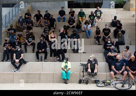 Austin, Texas, États-Unis. 28 septembre 2020. 28 septembre 2020 : musiciens et travailleurs assistent au rassemblement Come and Save IT à l'extérieur de l'hôtel de ville d'Austin pour soutenir les musiciens. Austin, Texas. Mario Cantu/CSM. Crédit : CAL Sport Media/Alay Live News Banque D'Images