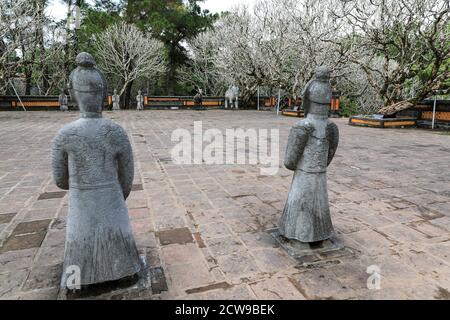 Guerriers en pierre au complexe du Temple to Mieu, ville impériale de Hue, Vietnam, Indochine, Asie du Sud-est, Asie Banque D'Images