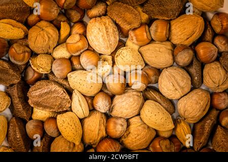 Cliché plein format d'une variété mixte de noix, de noix, de noisettes, d'amandes et de noix de macadamia Banque D'Images