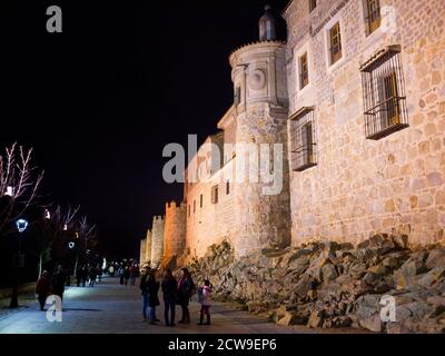 Murallas de Ávila en el Paseo del Rastro. Ávila. Castilla León. Espagne Banque D'Images