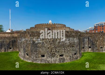 Angleterre, Kent, Deal, Deal Castle et Moat Banque D'Images