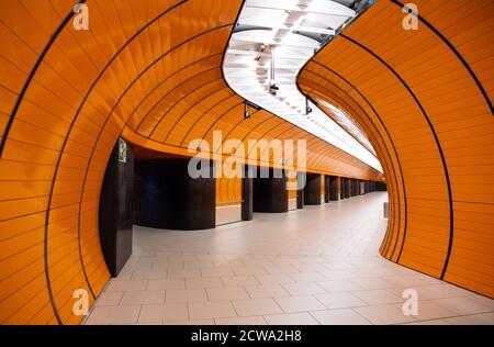 Munich, Allemagne. 29 septembre 2020. La station de métro Marienplatz est déserte. Dans le cycle actuel de négociation collective, Verdi exige 4.8 pour cent de salaire supplémentaire pour les 2.3 millions d'employés du secteur public dans tout le pays, mais au moins 150 euros de plus par mois. Credit: Sven Hoppe/dpa/Alay Live News Banque D'Images