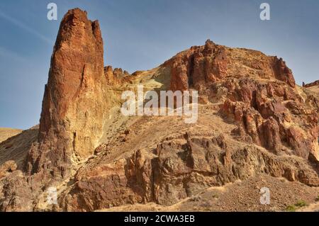 Des formations de roche volcanique de la rhyolite dans Leslie Gulch près de Valley Lake, acajou Mountain Caldera, High Desert Region, Oregon, USA Banque D'Images