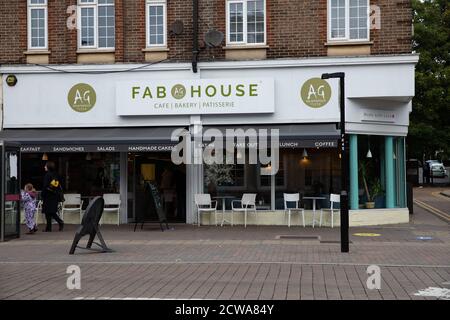 Fab House Cafe, Bar, pâtisserie à Orpington High Street, Kent Banque D'Images