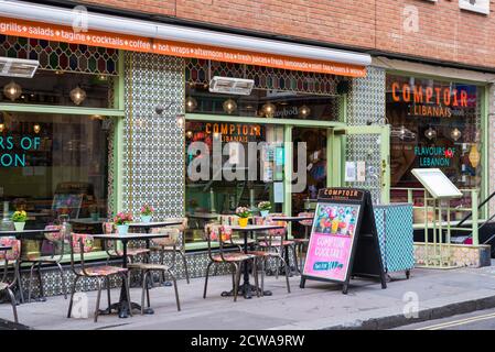 Comptoir Libanais, un restaurant libanais situé à Poland Street, Soho, Londres, Angleterre, Royaume-Uni Banque D'Images