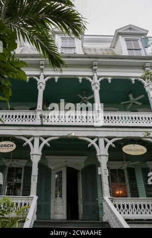 La maison du Dr Joseph Y. porter est une maison historique à Key West, en Floride. Il est situé au 429 Caroline Street. La construction originale a été construite en 1 Banque D'Images