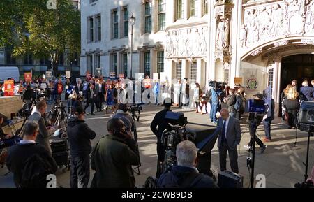 Gina Miller arrive à la Cour suprême de Londres pour contester la Prorogation du Parlement. 17 septembre 2019.la prorogation du Parlement a été ordonnée par la reine Elizabeth II sur l'avis du premier ministre conservateur, Boris Johnson, le 28 août 2019. Les politiciens de l'opposition ont considéré cela comme une tentative inconstitutionnelle de réduire l'examen parlementaire du plan de Brexit du gouvernement. Gina Nadira Miller est propriétaire et activiste d'entreprise guyanais-britannique qui a lancé le 2016 R v Secrétaire d'État pour avoir quitté l'affaire de l'Union européenne contre le gouvernement britannique. Le 28 août 2019 Banque D'Images