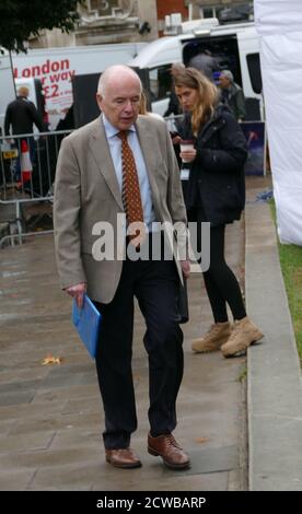 Jack Dromey, arrive pour un entretien avec les médias après son retour au Parlement après l'annulation de la prorogation par la Cour suprême. 25 septembre 2019. Jack Dromey (né en 1948); politicien et syndicaliste du Parti travailliste britannique. Il est député de Birmingham Erdington depuis les élections générales de 2010 Banque D'Images