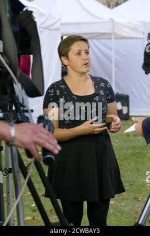 Kirsty Blackman arrive pour donner des interviews aux médias, après être revenu au Parlement après que la prorogation a été annulée par la Cour suprême. 25 septembre 2019. Kirsty Blackman (né en 1986), homme politique du Parti national écossais; élu député d'Aberdeen-Nord aux élections générales du Royaume-Uni en 2015. Elle est porte-parole du SNP sur l'économie et chef adjoint du SNP à Westminster. Blackman a été réélu en 2017 Banque D'Images