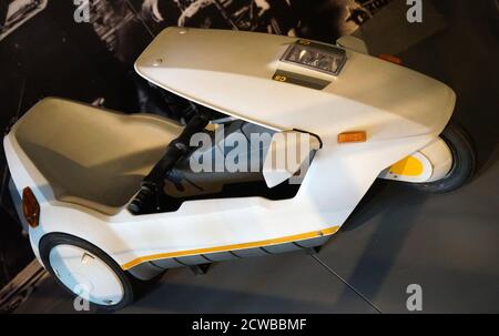 Le Sinclair C5, une petite batterie pour une personne, velomobile électrique, techniquement un « cycle de pédale à assistance électrique ». Il a été développé par Sir Clive Sinclair. 1985 Banque D'Images