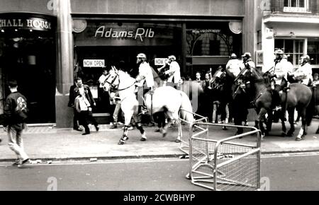 Photographies prises lors des émeutes de la fiscalité. Les émeutes fiscales du sondage ont été une série d'émeutes dans des villes britanniques lors de manifestations contre l'accusation communautaire (taxe de vote), introduite par le Premier ministre Margaret Thatcher. Banque D'Images