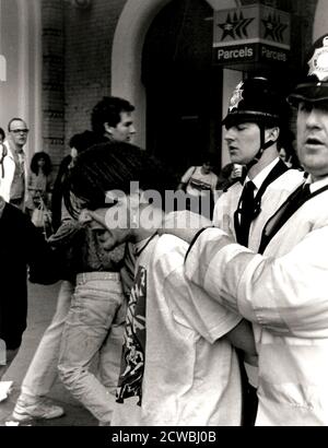 Photographies prises lors des émeutes de la fiscalité. Les émeutes fiscales du sondage ont été une série d'émeutes dans des villes britanniques lors de manifestations contre l'accusation communautaire (taxe de vote), introduite par le Premier ministre Margaret Thatcher. Banque D'Images