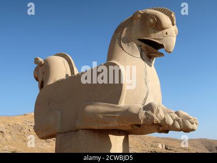 Photographie d'une statue de la capitale de la colonne de Griffin, Persepolis, Iran Banque D'Images