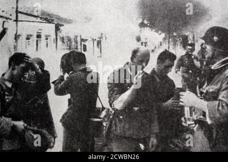 Photographie en noir et blanc de la Seconde Guerre mondiale (1939-1945) montrant des prisonniers allemands à Vitebsk. Banque D'Images