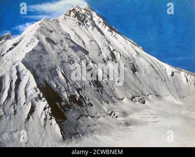 Face nord du mont Everest 1953. Le mont Everest est la plus haute montagne de la Terre au-dessus du niveau de la mer, située dans la sous-gamme de Mahalangur Himal de l'Himalaya dans la province no 1 de l'est du Népal. Banque D'Images