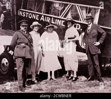 S. Insone & Co., qui a fondé la Insone Air Line en 1921, et a assuré des services réguliers entre Londres et le continent. L'une des flottes, la ville de Glasgow, est vue, à l'arrivée à Cologne, avec les premières femmes passagers à être transportées par une compagnie aérienne britannique. En 1924, la ligne aérienne Infone a été fusionnée avec trois autres compagnies pionnières pour former Imperial Airways. Banque D'Images