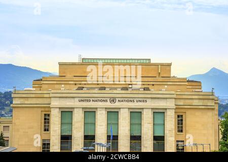 Genève, Suisse - 16 août 2020 : vue aérienne des bureaux des Nations Unies ou du Palais des Nations dans le parc Ariana, sur les rives du lac Léman. Depuis 1966 est Banque D'Images