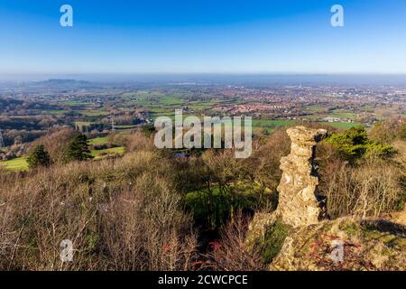 The Devil's Chimney at Leckhampton Hill surplombant Cheltenham Spa, Gloucestershire, Angleterre Banque D'Images