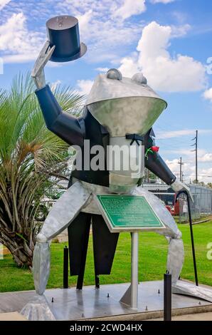 Monsieur Jacques, une statue de grenouille géante, est photographié le 12 septembre 2020, à Rayne, en Louisiane. La ville se considère comme la « capitale mondiale de la grenouille ». Banque D'Images