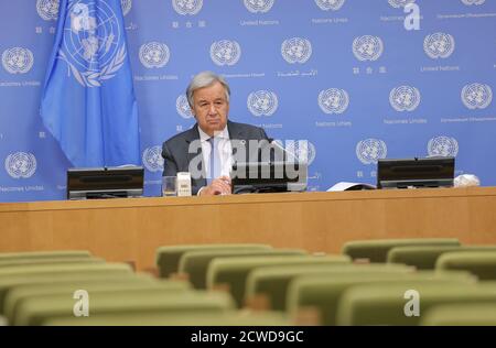 New York, NY, États-Unis. 29 septembre 2020. Nations Unies, New York, États-Unis, le 29 septembre 2020 - le secrétaire général Antonio Guterres fait rapport aux journalistes avec Justin Trudeau, premier ministre du Canada, et Andrew Holness, premier ministre de la Jamaïque (qui ont tous deux participé virtuellement). La conférence de presse est sur les résultats de la réunion sur ''le financement de l'Agenda 2030 pour le développement durable à l'ère de COVID-19 et au-delà'' aujourd'hui au Siège de l'ONU à New York.photo: Luiz Rampelotto/EuropaNewswire.PHOTO CRÉDIT OBLIGATOIRE. Crédit: Luiz Rampelotto/ZUMA Wire/Alamy Live News Banque D'Images