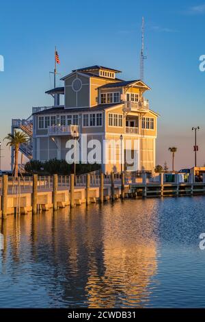 Immeuble de bureaux du capitaine de port au port pour petits bateaux de Gulfport à Gulfport, Mississippi, États-Unis Banque D'Images