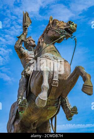 Statue du général Andrew Jackson devant la cathédrale Saint-Louis à Jackson Square, dans le quartier français de la Nouvelle-Orléans, Louisiane, États-Unis Banque D'Images