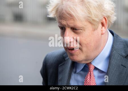 Londres, Royaume-Uni. 30 septembre 2020. Boris Johnson, député Premier ministre, arrive à une réunion du Cabinet au bureau des Affaires étrangères et du Commonwealth de Londres. Crédit : Ian Davidson/Alay Live News Banque D'Images