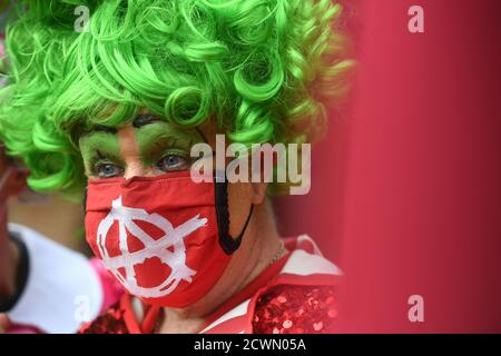 Pantomime dames se rend sur la place du Parlement pour se joindre à d'autres travailleurs créatifs pour un rassemblement visant à souligner l'impact de la pandémie sur le pantomime et le théâtre en direct. Banque D'Images