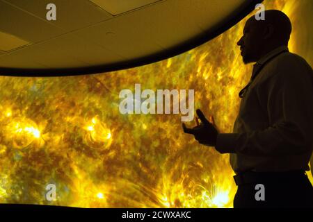 Le 10 février 2020, la NASA a organisé un événement « État de la NASA » au Goddard Space Flight Center, mettant en lumière ses initiatives en matière de science, d'ingénierie et d'exploration spatiale, notamment le programme Artemis et la mission Lunar reconnaissance Orbiter. Banque D'Images