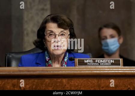 Washington, États-Unis. 30 septembre 2020. La sénatrice Dianne Feinstein, D-CA, et membre de la Commission judiciaire du Sénat, fait une déclaration liminaire lors d'une audience tenue à Washington, DC le mercredi 30 septembre 2020. Le comité étudie l'enquête menée par le Bureau fédéral d'enquête sur la campagne de Trump de 2016 et l'ingérence dans les élections russes. Photo par Stefani Reynolds/UPI crédit: UPI/Alay Live News Banque D'Images