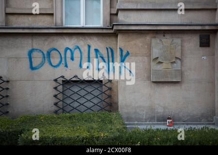 Varsovie, Mazovie, Pologne. 30 septembre 2020. Noms des enfants LGBT qui se sont suicidés dans le bâtiment du ministère de la National Education.in la photo: Credit: Hubert Mathis/ZUMA Wire/Alay Live News Banque D'Images