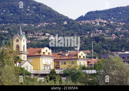 Verbania-intra, Piémont, Italie. Ville sur les rives du lac majeur Banque D'Images