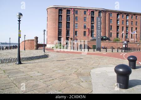 Albert Dock depuis le front de mer, Liverpool Banque D'Images