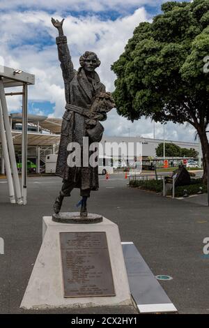 Auckland, Nouvelle-Zélande : Mémorial de la plus célèbre Aviatrix JEAN BATTEN de Nouvelle-Zélande (1909 - 1982) en face de l'aéroport international d'Auckland. Banque D'Images