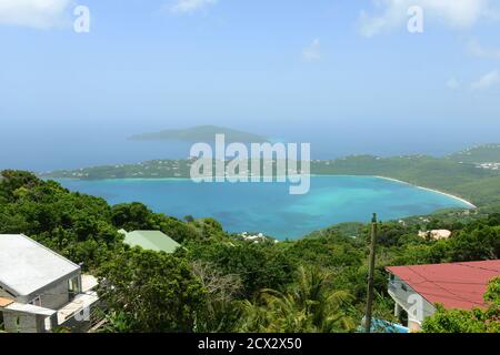 Vue aérienne de la baie de Magens à l'île Saint Thomas, îles Vierges américaines, États-Unis Banque D'Images