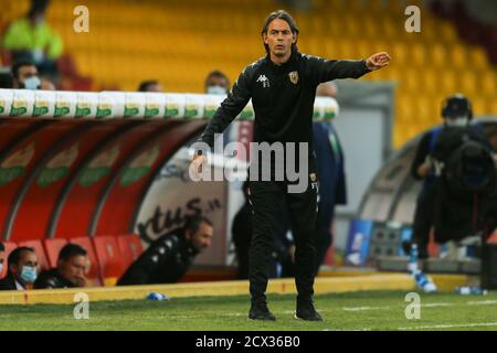 Benevento, Italie. 30 septembre 2020. L'entraîneur italien de Benevento Filippo Inzaghi gestes pendant la série UN match de football Benevento vs Inter. Inter a gagné 5-2 crédit: Agence de photo indépendante/Alamy Live News Banque D'Images