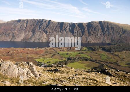 Wast Water from Middle Fell à Wasdale, Cumbria, Royaume-Uni Banque D'Images