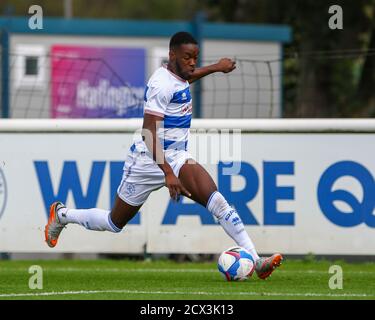 HAYES, ANGLETERRE. 28 SEPT 2020 Olamide Shoipo de Queens Park Rangers pendant la PL Professional Development League South Match Queens Park Rangers et Millwall au Imperial College Ground, Hayes, Middlesex (crédit : Ian Randall | MI News) Banque D'Images