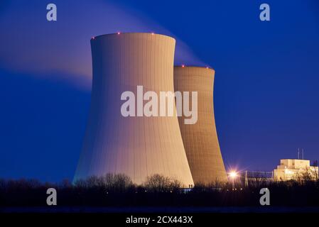 Tours de refroidissement de la centrale nucléaire de Philippsburg en Allemagne Banque D'Images