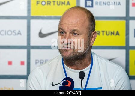 Liberec, République tchèque. 30 septembre 2020. L'entraîneur de Slovan Liberec PAVEL HOFTYCH prend la parole lors de la conférence de presse précédant le match de l'UEFA Europa League contre l'APOEL Nicosie à Liberec, République tchèque, le 30 septembre 2020. Crédit: Radek Petrasek/CTK photo/Alay Live News Banque D'Images