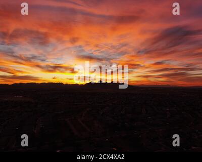 Un incroyable coucher de soleil en Arizona, depuis les airs. Banque D'Images