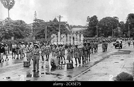 Légende originale : l'Armée pour l'indépendance de la Birmanie entre à Rangoon en 1942 Banque D'Images