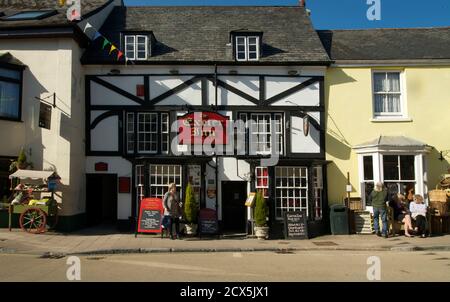 La maison publique de l'Exeter Inn sur High Street. Modbury, Devon, Angleterre Banque D'Images