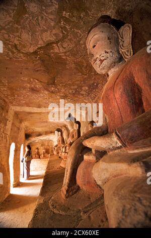 Images de Bouddha de grès, grottes de HPO Win Daung, près de Monywa, région de Sagaing, Birmanie. Modèle validé Banque D'Images