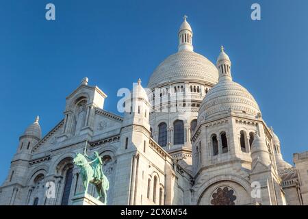 Tôt le matin en bas de la basilique du Sacré-cœur, Montmatre, Paris France Banque D'Images