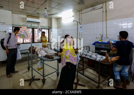 Vue d'urgence de l'hôpital du Dhaka Medical College à Dhaka, au Bangladesh. Banque D'Images