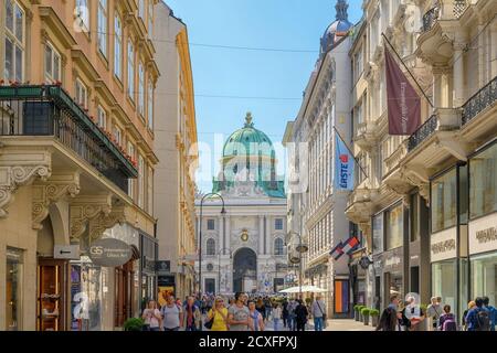 Vienne, Autriche - 18 mai 2019 : vue d'horizon de la ville de Vienne Autriche à Graben et rue commerçante Kohlmarkt Banque D'Images