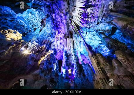 Grottes dans le rocher de Gibraltar Royaume-Uni Banque D'Images